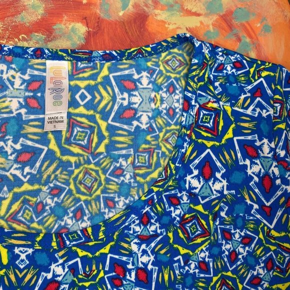 LuLaRoe Classic T S Multicolor Blue Yellow Red White Patterned Top - Picture 7 of 7